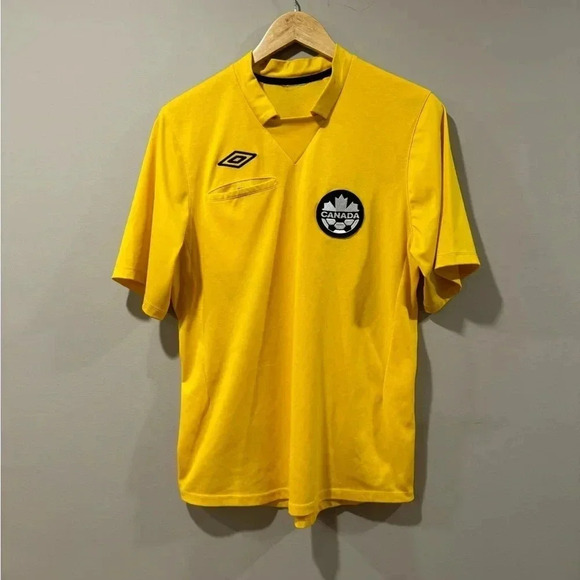 Professional Umbro  Football Soccer Referee Jersey - Picture 1 of 7
